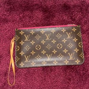 Authentic Louis Vuitton Neverfull pouchette